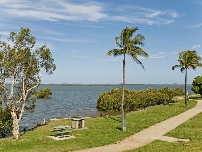 18 Broadwater Terrace, Redland Bay QLD 4165