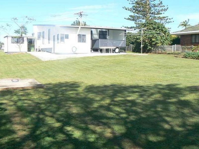 2 Barron Street, Victoria Point QLD 4165