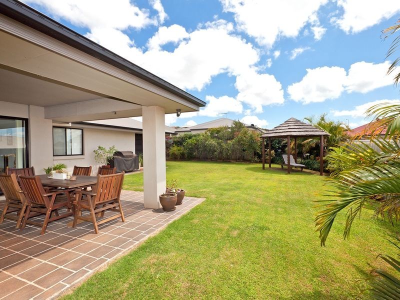 15 Cole St, Redland Bay QLD 4165