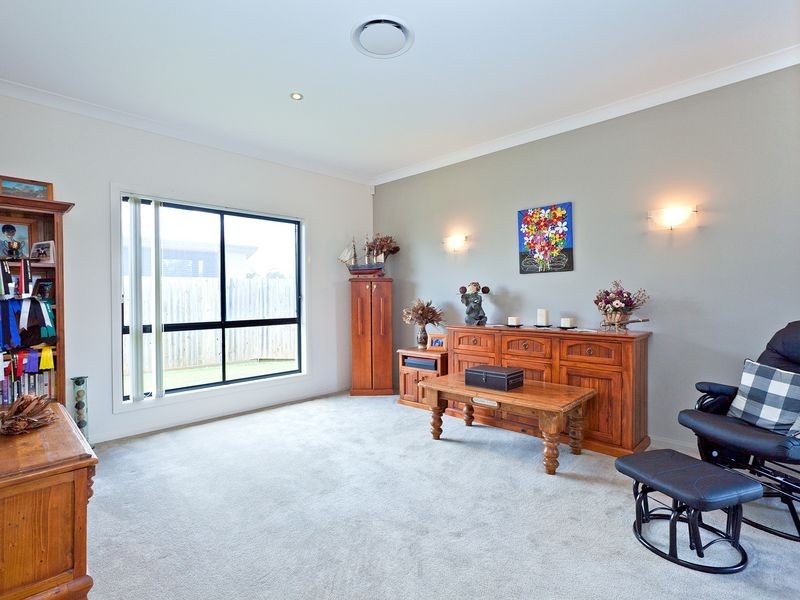 15 Cole St, Redland Bay QLD 4165