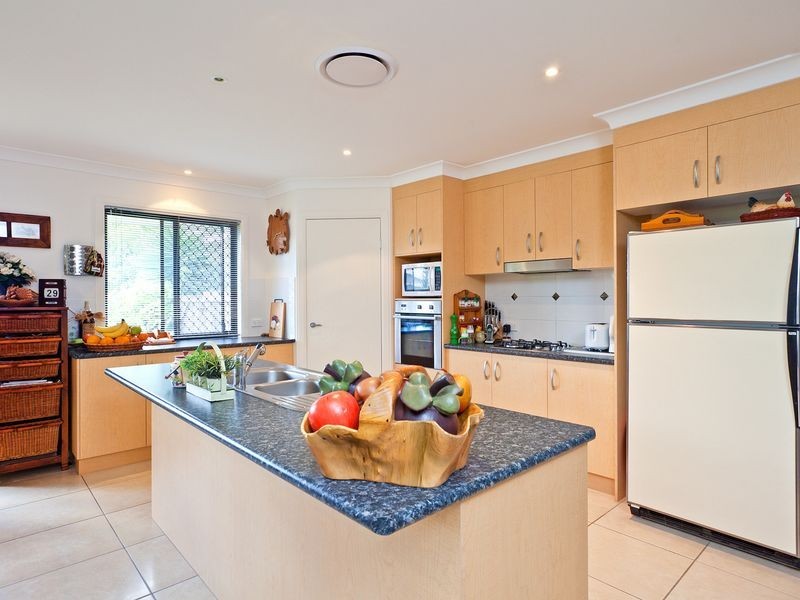 10 Cole St, Redland Bay QLD 4165