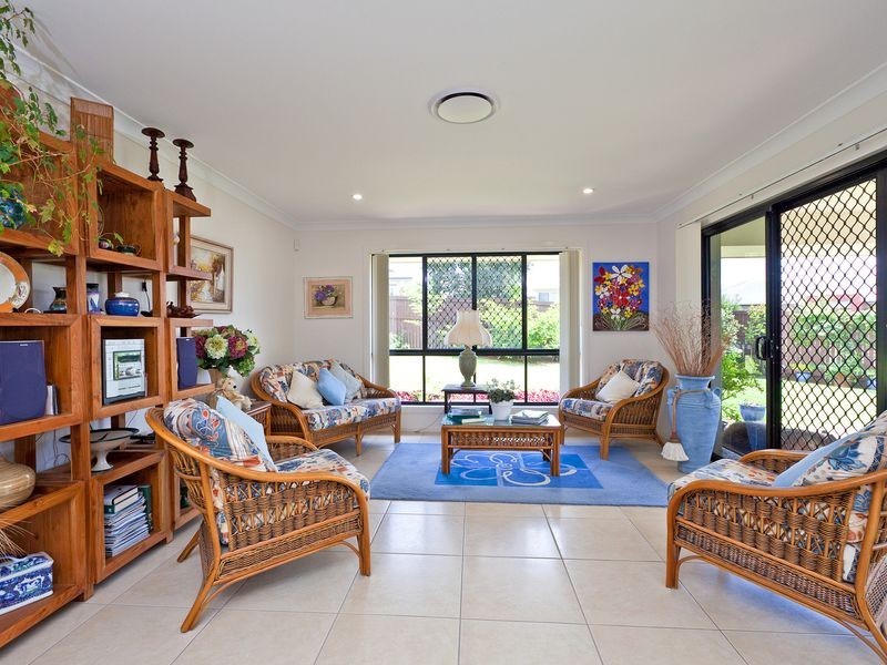 10 Cole St, Redland Bay QLD 4165