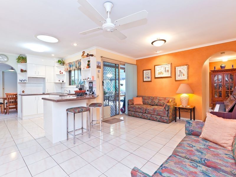 8 Riverton Drive, Wellington Point QLD 4160