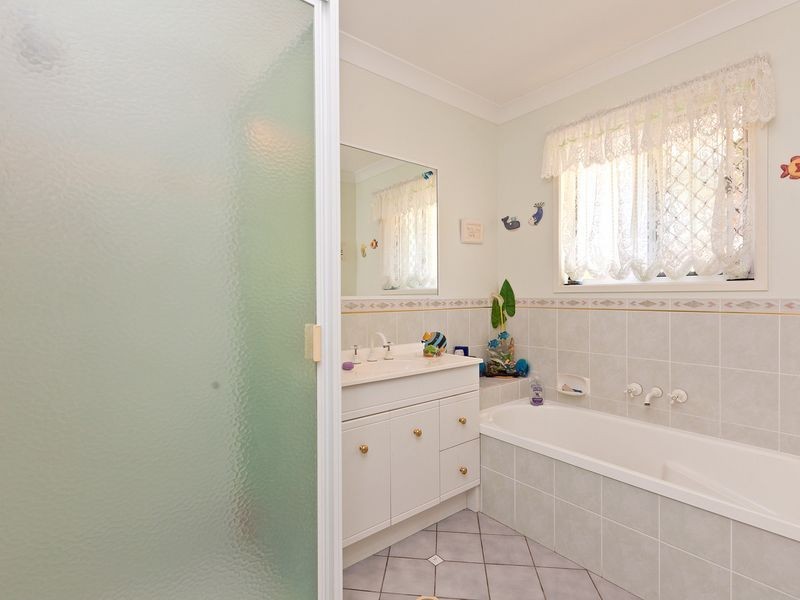 10 Bangalow Street, Victoria Point QLD 4165