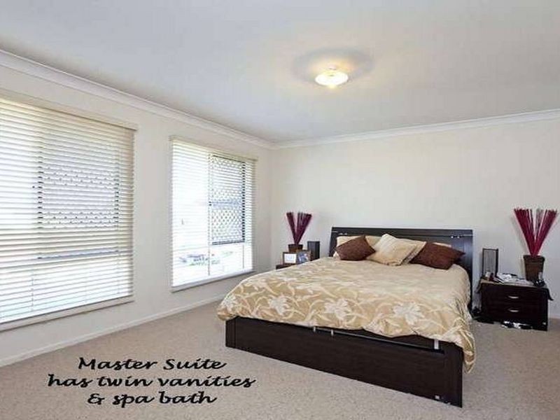25 Ebony Crescent, Redland Bay QLD 4165