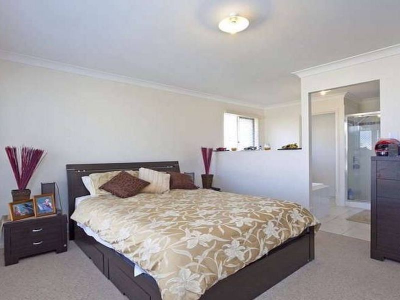 25 Ebony Crescent, Redland Bay QLD 4165