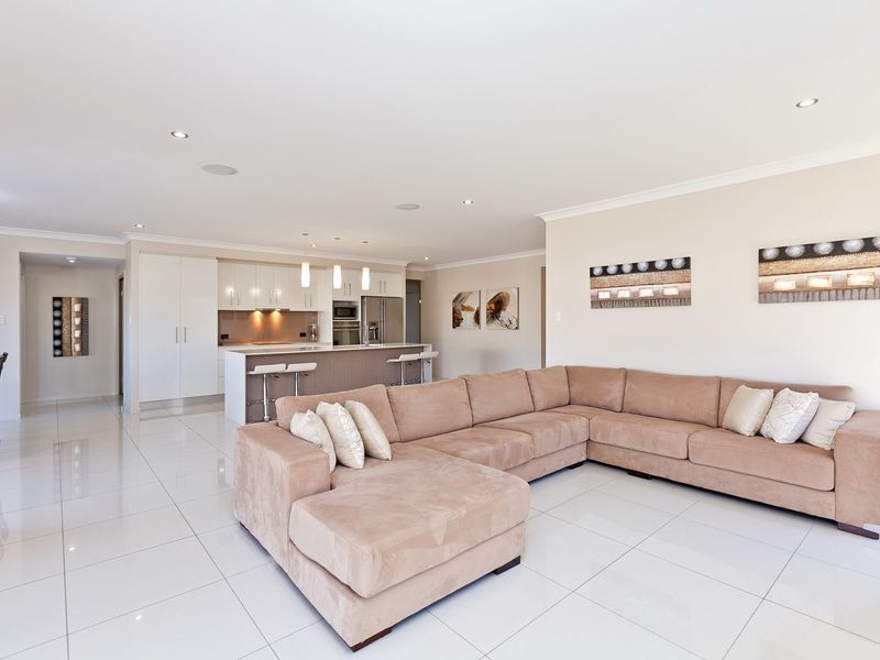 10 Sapium Road, Redland Bay QLD 4165