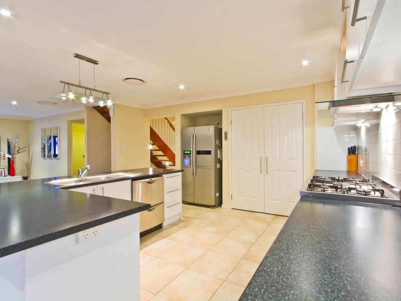 12 Ebony Crescent, Redland Bay QLD 4165