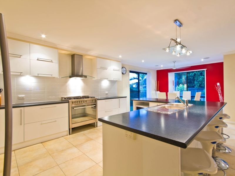 12 Ebony Crescent, Redland Bay QLD 4165