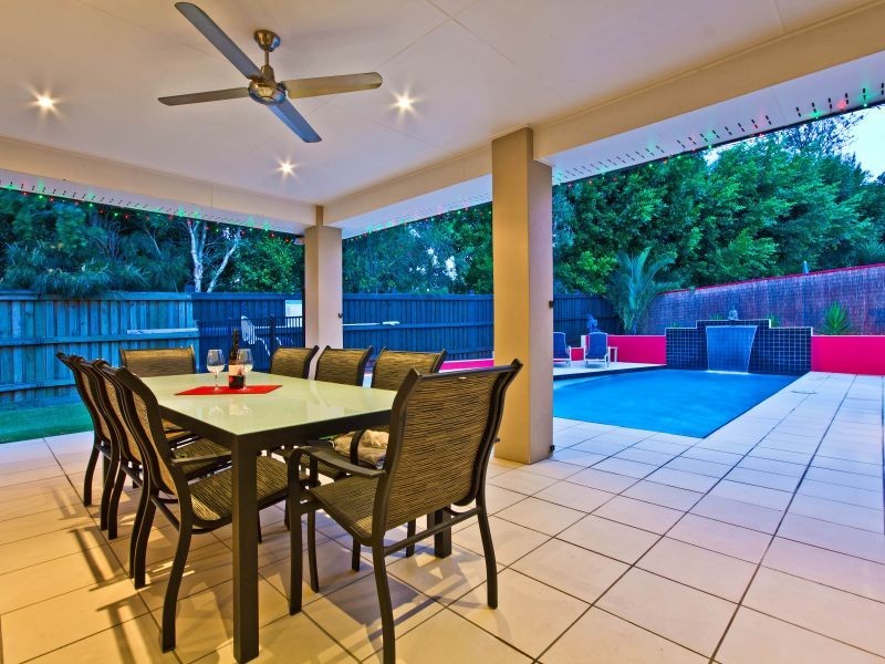 12 Ebony Crescent, Redland Bay QLD 4165