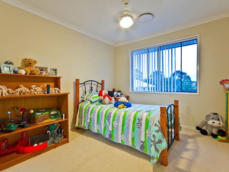 12 Ebony Crescent, Redland Bay QLD 4165