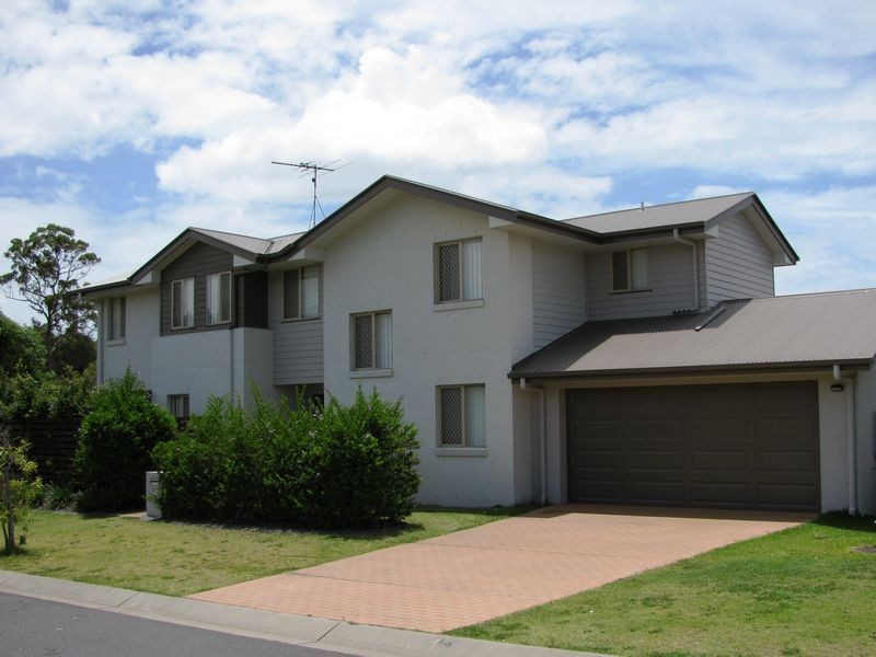 28 Azure Avenue, Redland Bay QLD 4165