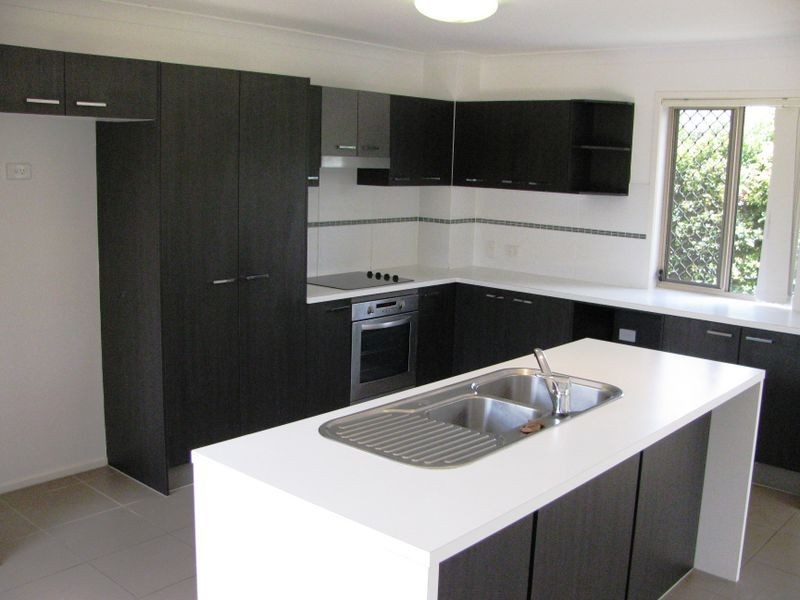 28 Azure Avenue, Redland Bay QLD 4165