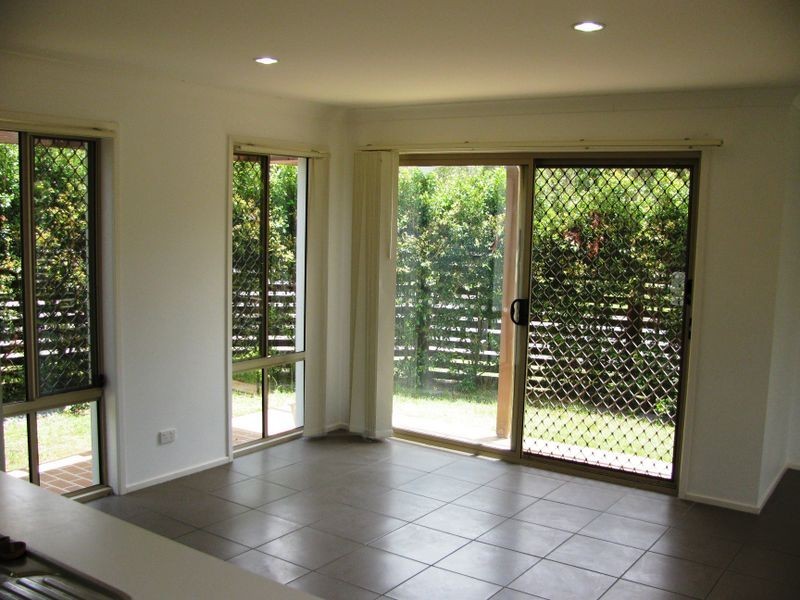 28 Azure Avenue, Redland Bay QLD 4165