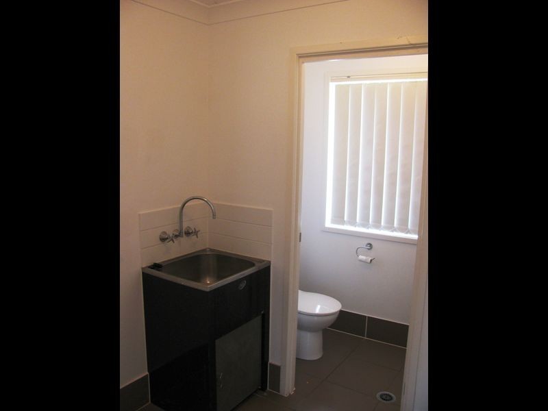 28 Azure Avenue, Redland Bay QLD 4165