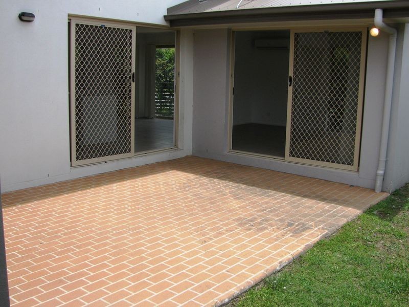 28 Azure Avenue, Redland Bay QLD 4165