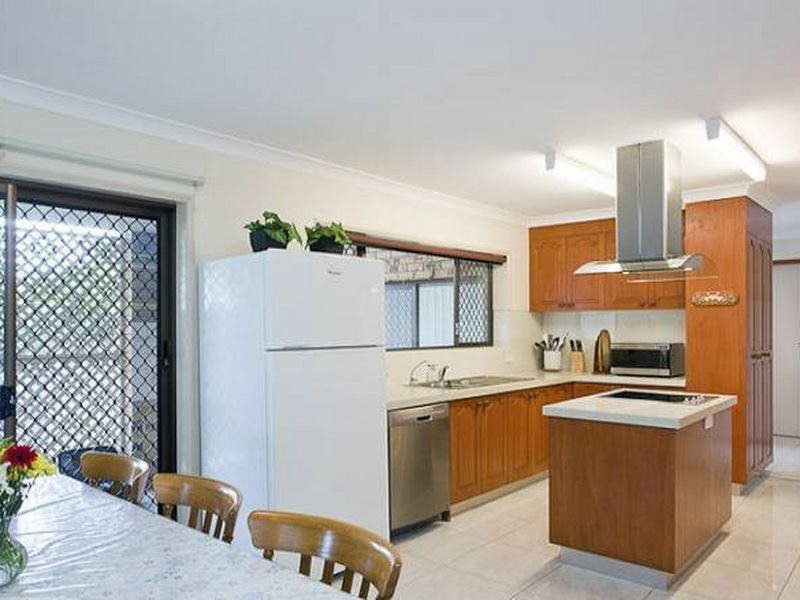 16 Thompson Street, Victoria Point QLD 4165