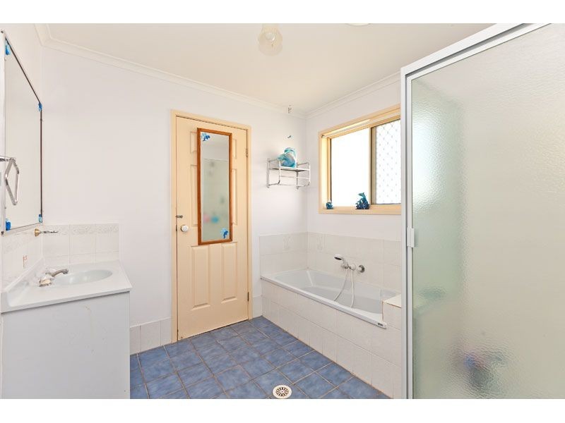 10 Darescott Court, Victoria Point QLD 4165