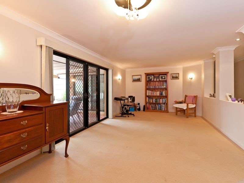 15 Daydream Street, Redland Bay QLD 4165