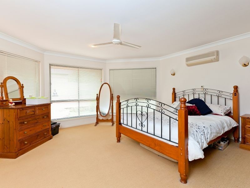 15 Daydream Street, Redland Bay QLD 4165