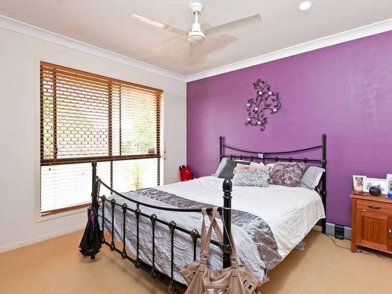 15 Daydream Street, Redland Bay QLD 4165