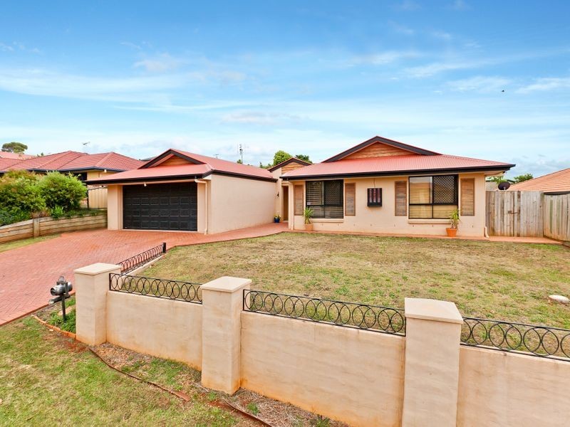 15 Daydream Street, Redland Bay QLD 4165