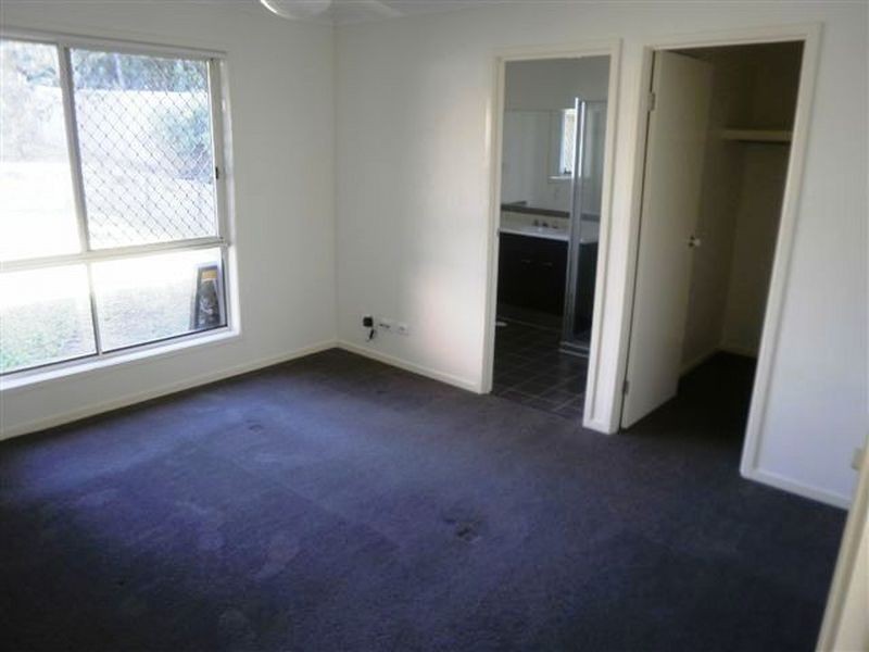 12 Green Place, Redland Bay QLD 4165