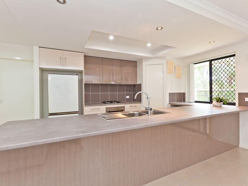 8 Pyrus Place, Redland Bay QLD 4165