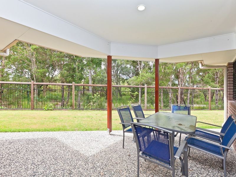 8 Pyrus Place, Redland Bay QLD 4165