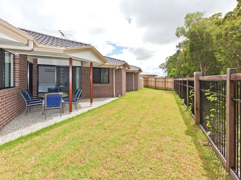 8 Pyrus Place, Redland Bay QLD 4165