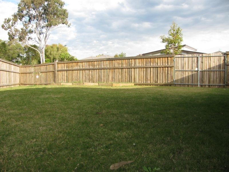 8 Pyrus Place, Redland Bay QLD 4165
