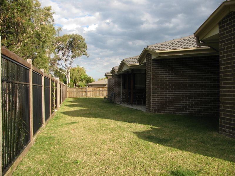 8 Pyrus Place, Redland Bay QLD 4165