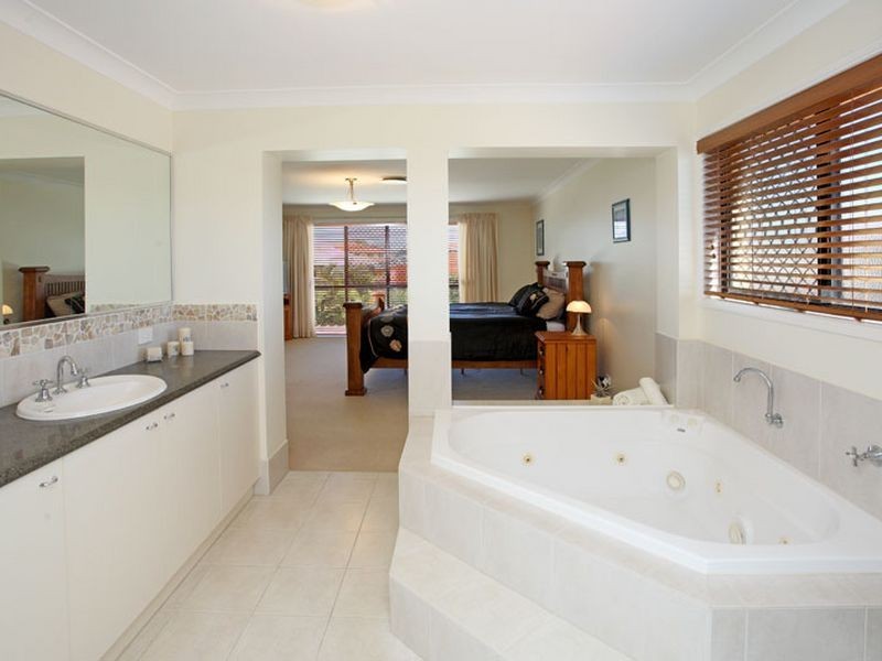 4 Coralbay Close, Thornlands QLD 4164