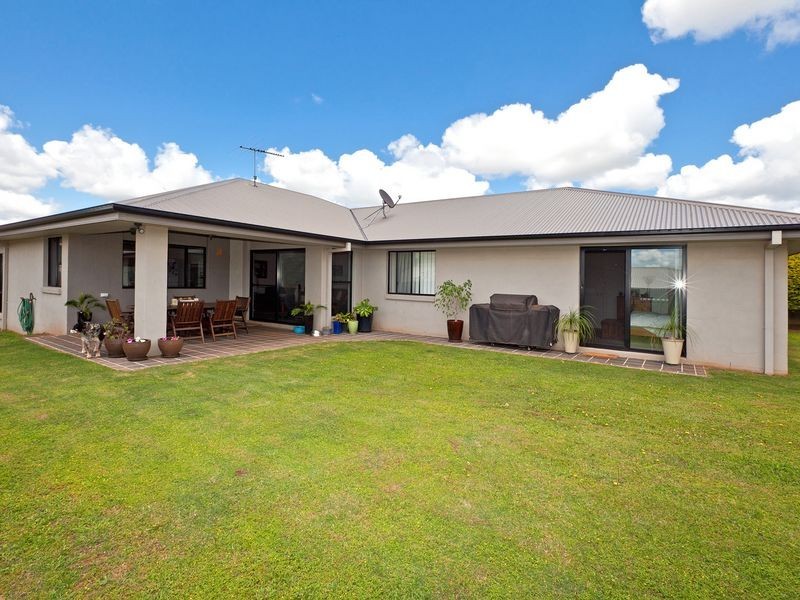 15 Cole Street, Redland Bay QLD 4165