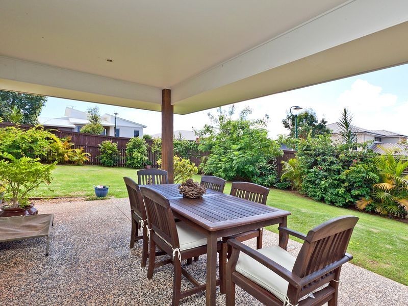 10 Cole Street, Redland Bay QLD 4165