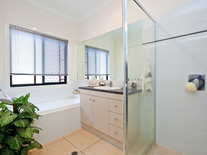 10 Cole Street, Redland Bay QLD 4165