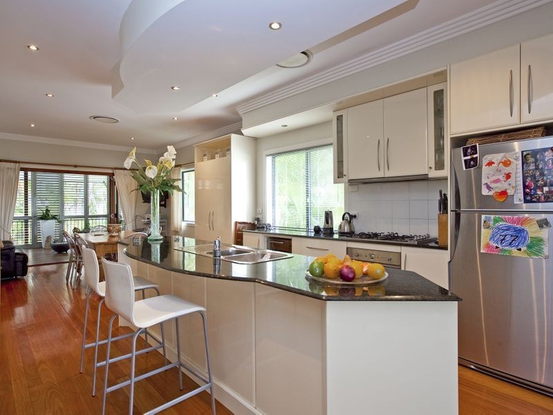 163 McIlwraith Avenue, Norman Park QLD 4170