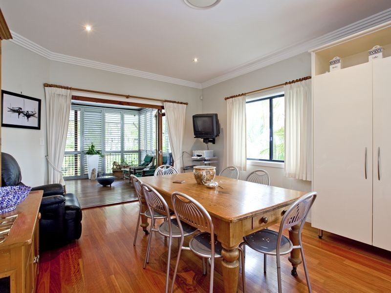 163 McIlwraith Avenue, Norman Park QLD 4170