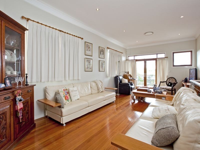 163 McIlwraith Avenue, Norman Park QLD 4170