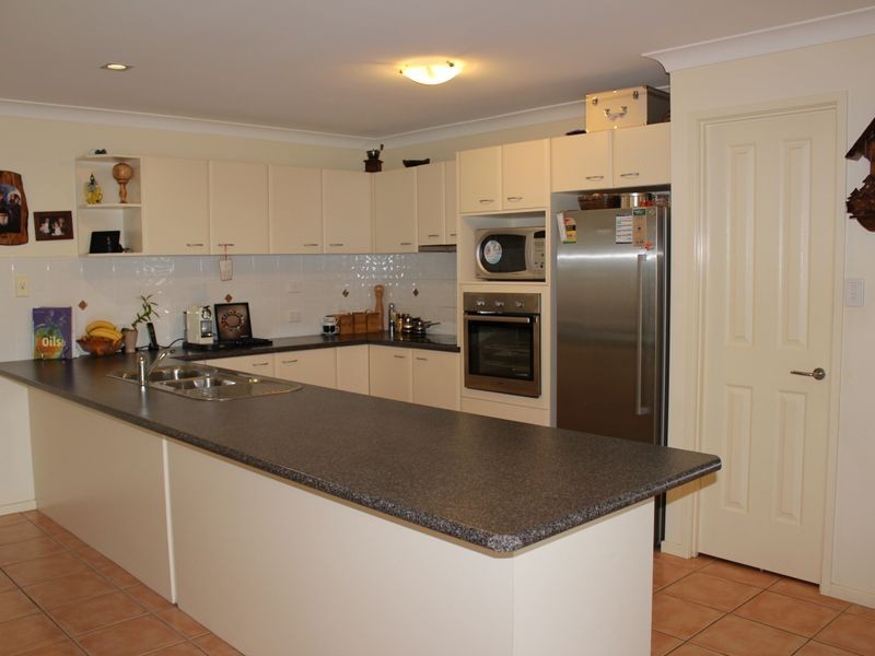 12 Snipe Street, Redland Bay QLD 4165