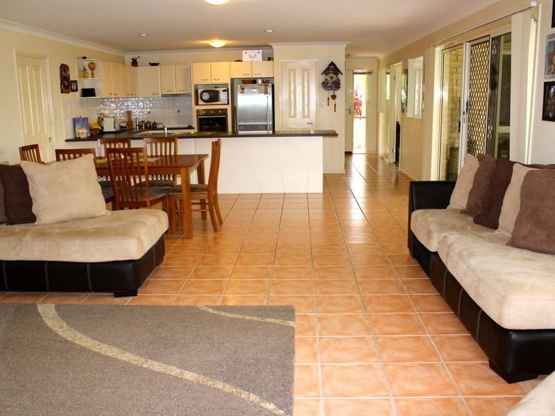 12 Snipe Street, Redland Bay QLD 4165