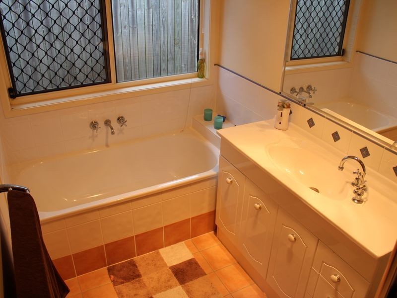12 Snipe Street, Redland Bay QLD 4165