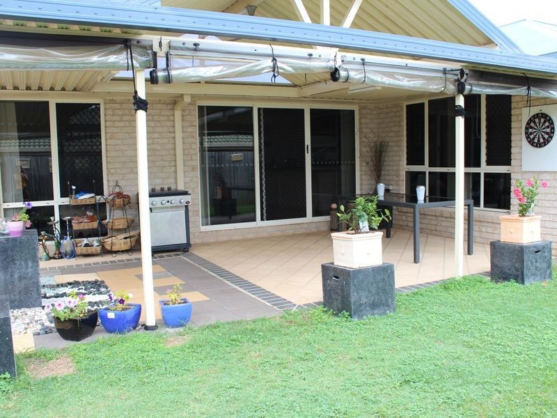 12 Snipe Street, Redland Bay QLD 4165