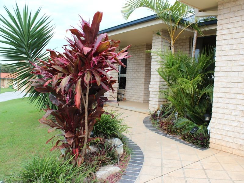12 Snipe Street, Redland Bay QLD 4165