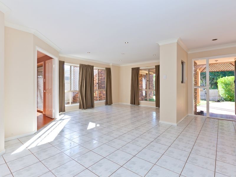 1 Regency Street, Victoria Point QLD 4165