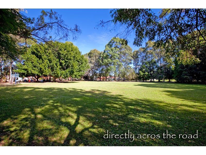 1 Regency Street, Victoria Point QLD 4165