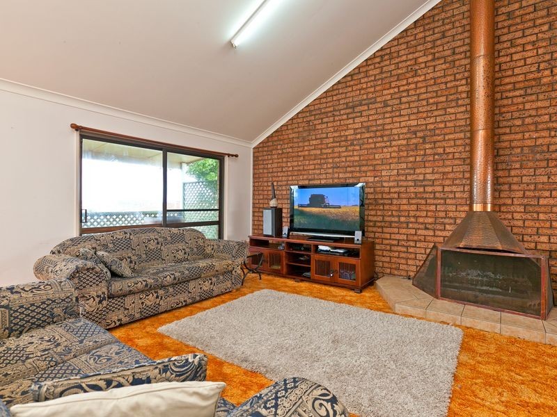 22 Macadamia Street, Victoria Point QLD 4165
