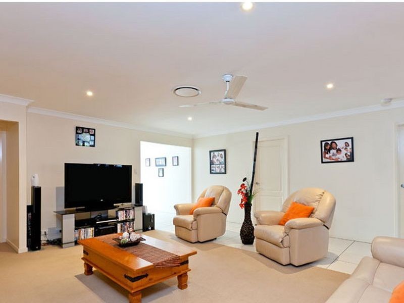10 Caswell Crescent, Redland Bay QLD 4165