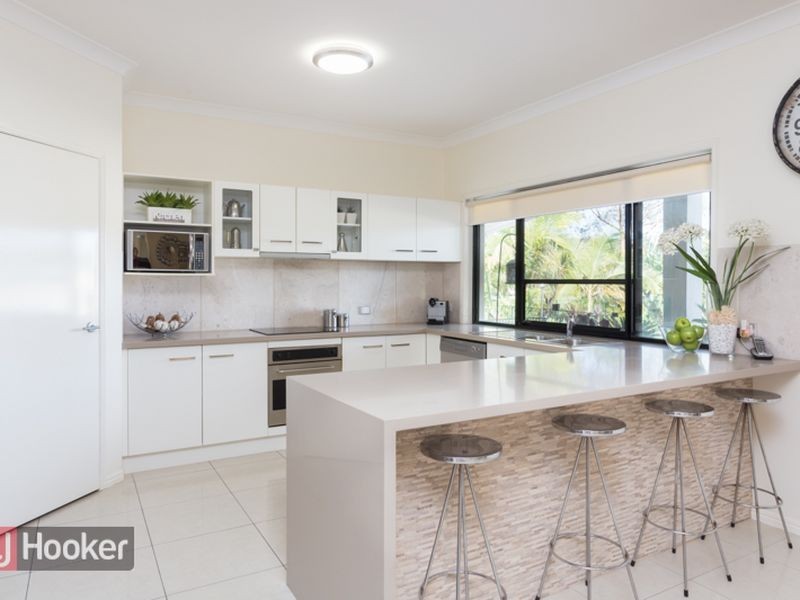 8 Larkspur Street, Redland Bay QLD 4165