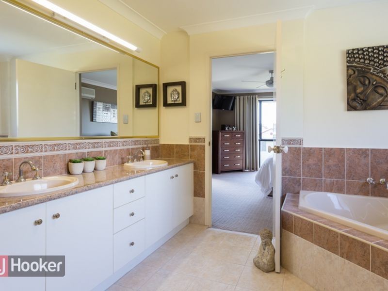 8 Larkspur Street, Redland Bay QLD 4165